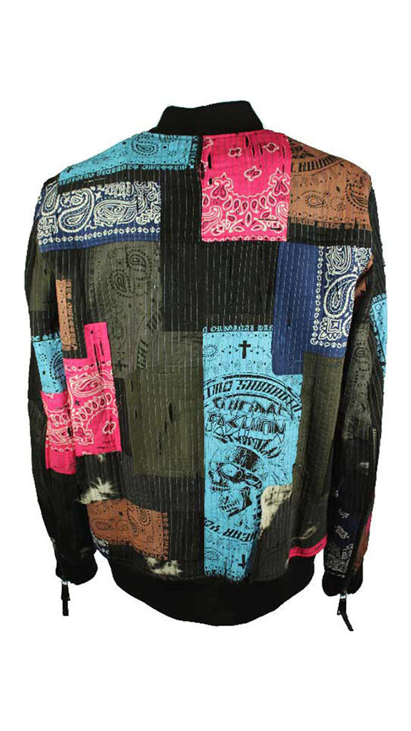 bomber boro unisex pattern realizzato con tecnica di inspirazione giapponese boro sashiko, (può risultare leggermente diverso dalla foto) utilizzando bandane e tessuti vintage che stampiamo, modifichiamo e rendiamo unici, materiale comoda felpa con lunghe zip sulle maniche come dettagli,