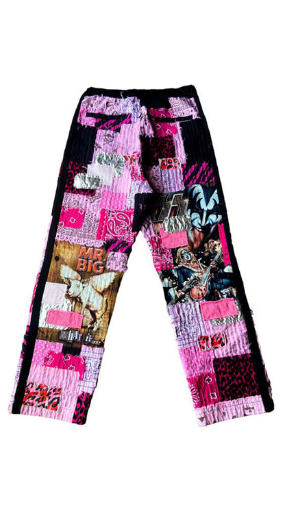 Massimo Sabbadin pantaloni boro  pantaloni realizzati con la tecnica di ispirazione giapponese boro sashiko  abbiamo utilizzato pezzi di tessuto riciclati rosa e t shirt rock vintage  base tessuto denim  fatti a mano in italia   